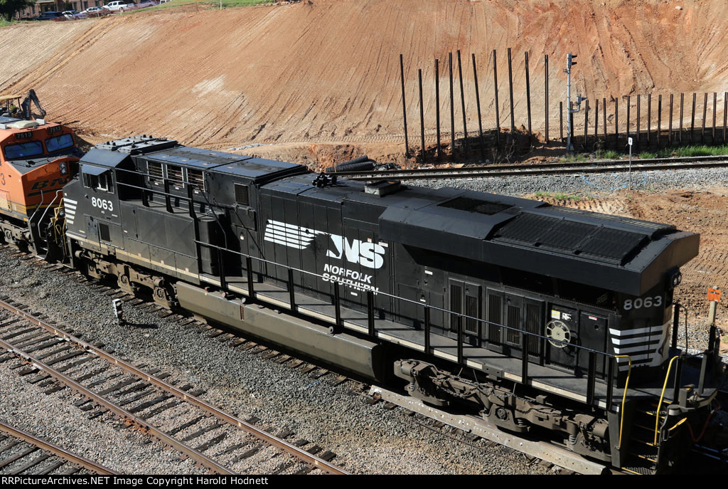 NS 8063